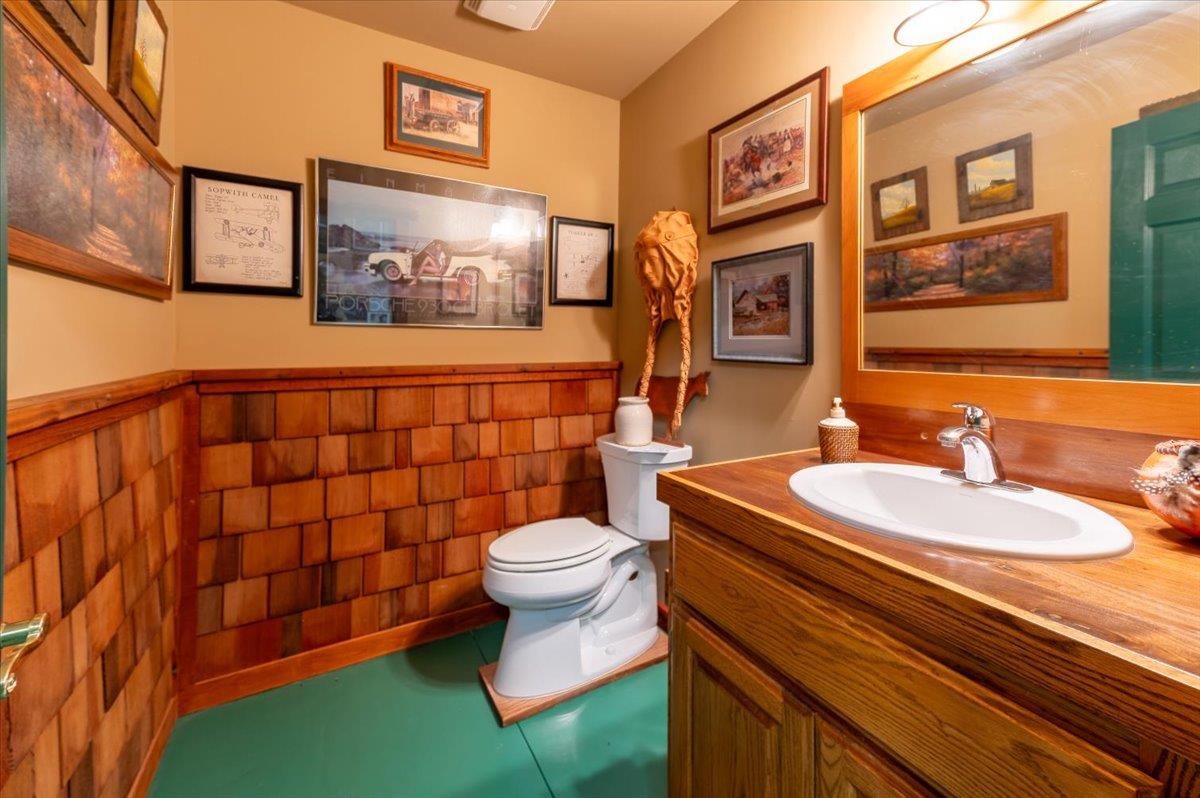 Nevada City, California, 95959, United States, 4 Bedrooms Bedrooms, ,4 BathroomsBathrooms,Residential,Active,2043131