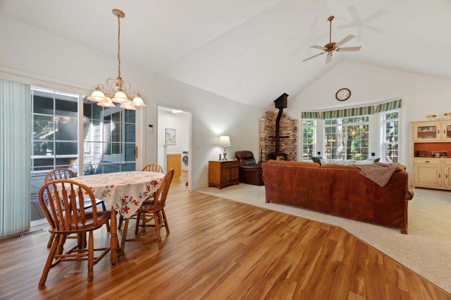 Nevada City, California, 95959, United States, 3 Bedrooms Bedrooms, ,4 BathroomsBathrooms,Residential,Active,1919052