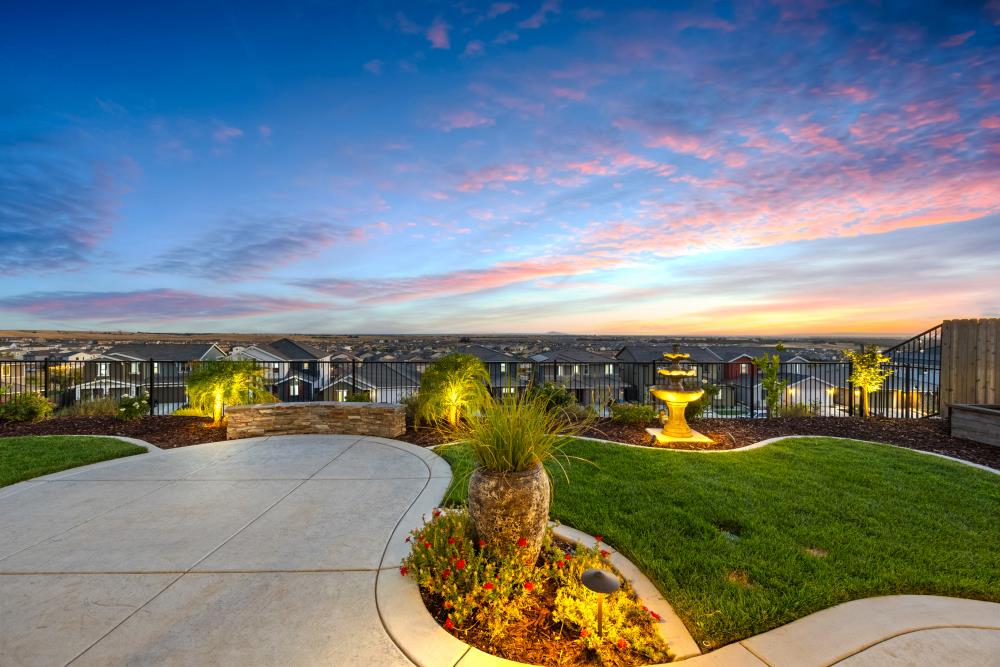 Folsom, California, 95630, United States, 4 Bedrooms Bedrooms, ,3 BathroomsBathrooms,Residential,Active,1922343