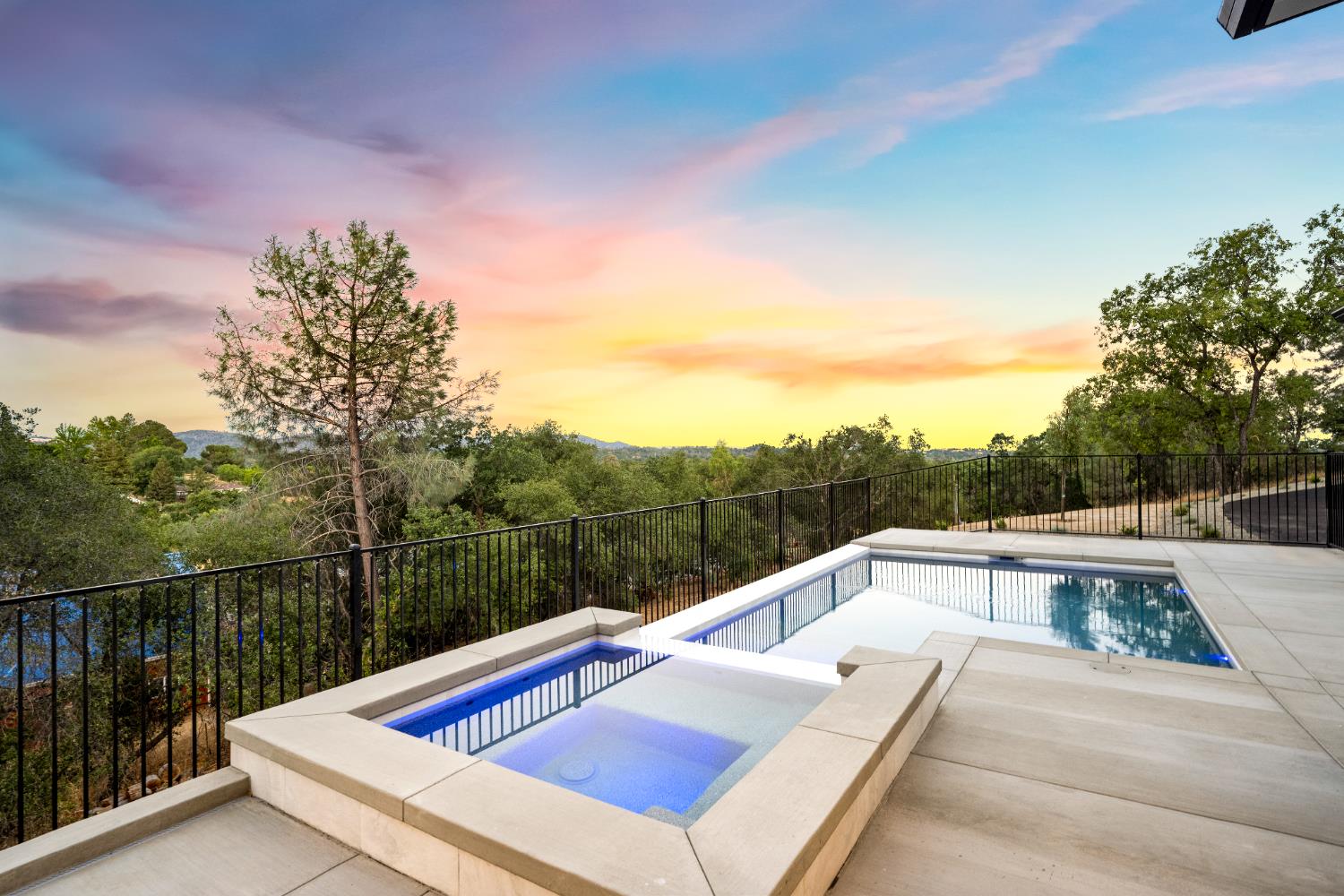 Loomis, California, 95650, United States, 5 Bedrooms Bedrooms, ,4 BathroomsBathrooms,Residential,Active,1959535