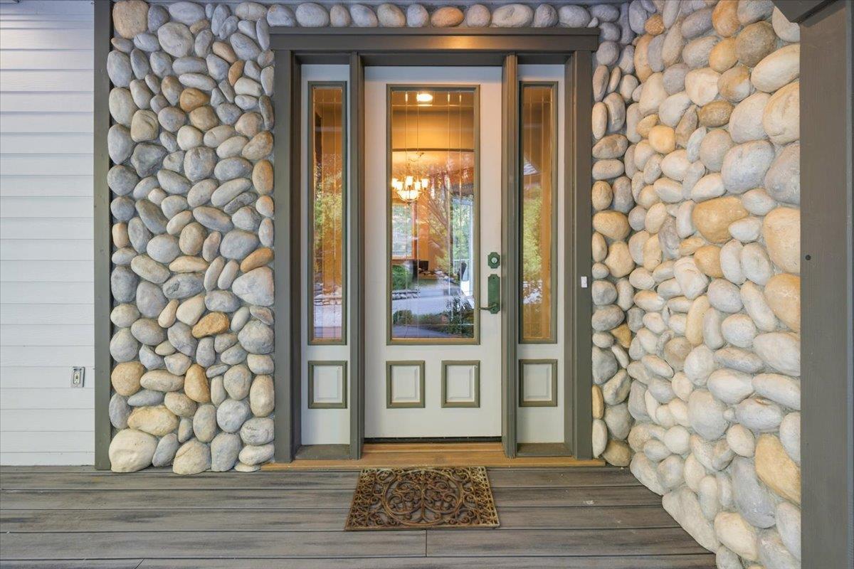 Nevada City, California, 95959, United States, 3 Bedrooms Bedrooms, ,3 BathroomsBathrooms,Residential,Active,2043425