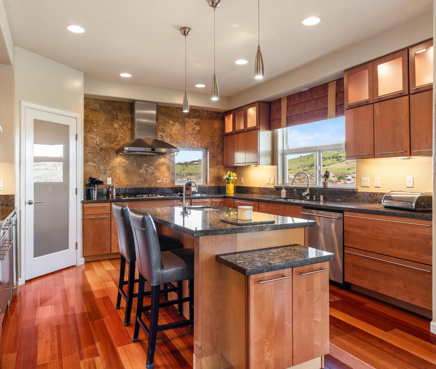 El Dorado Hills, California, 95762, United States, 5 Bedrooms Bedrooms, ,4 BathroomsBathrooms,Residential,Active,2023351