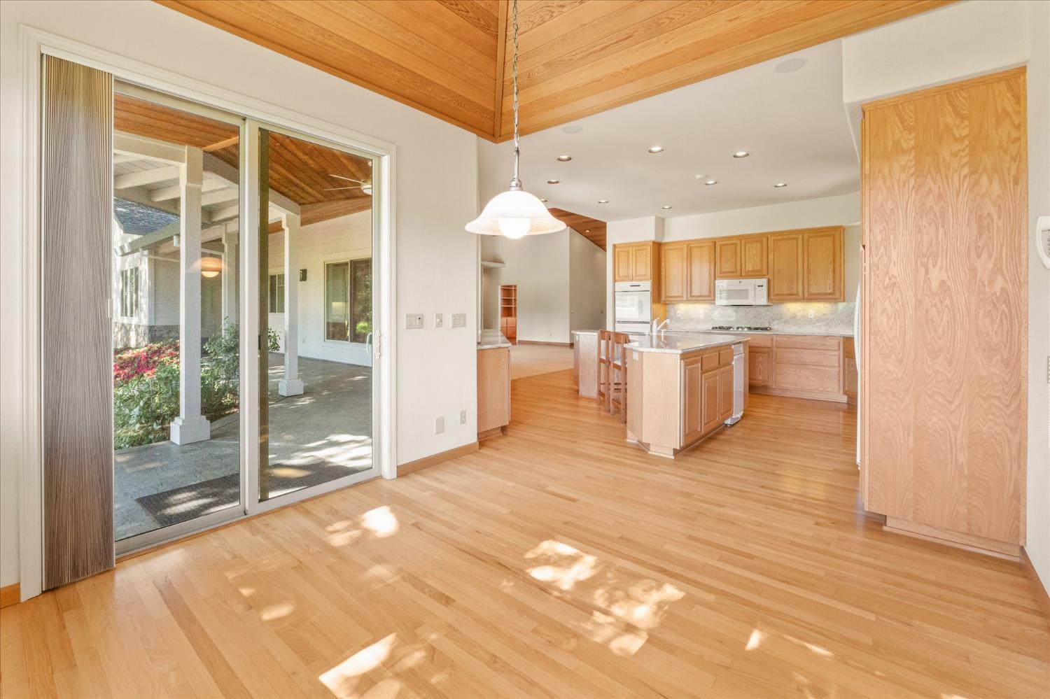 Angels Camp, California, 95222, United States, 3 Bedrooms Bedrooms, ,4 BathroomsBathrooms,Residential,Active,2036048
