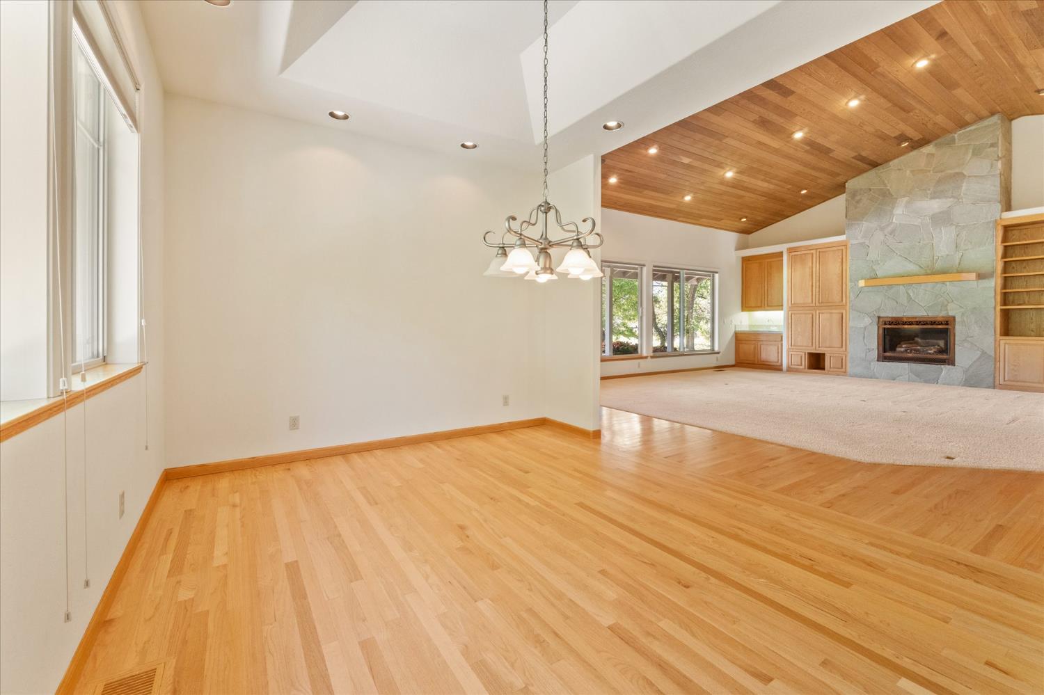 Angels Camp, California, 95222, United States, 3 Bedrooms Bedrooms, ,4 BathroomsBathrooms,Residential,Active,2036048
