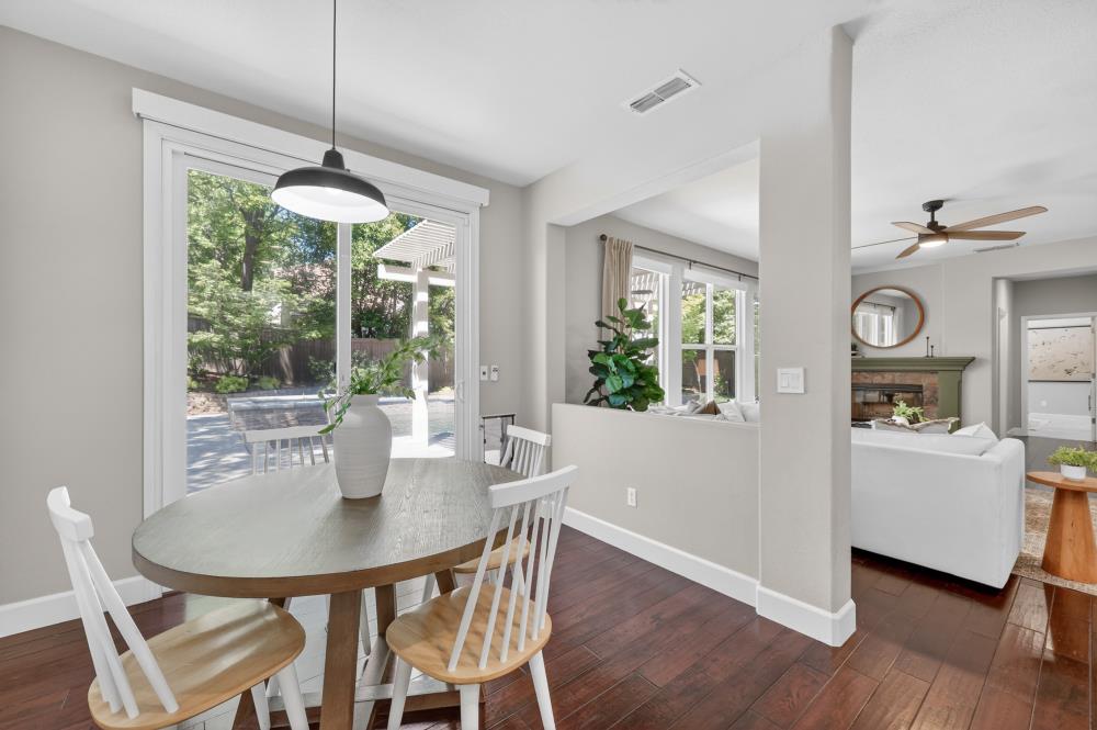 El Dorado Hills, California, 95762, United States, 5 Bedrooms Bedrooms, ,3 BathroomsBathrooms,Residential,Pending,2045616