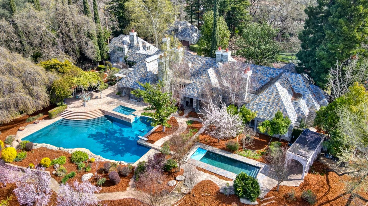 Sacramento, California, 95827, United States, 6 Bedrooms Bedrooms, ,7 BathroomsBathrooms,Residential,Active,1898041