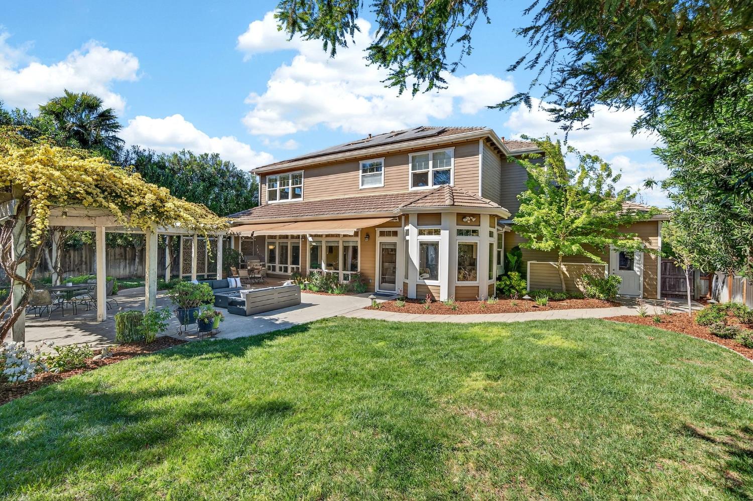 Davis, California, 95618, United States, 3 Bedrooms Bedrooms, ,4 BathroomsBathrooms,Residential,Active,2030523