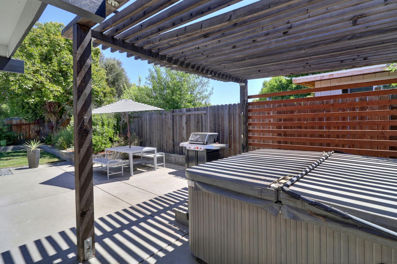 Davis, California, 95616, United States, 4 Bedrooms Bedrooms, ,3 BathroomsBathrooms,Residential,Active,1922279