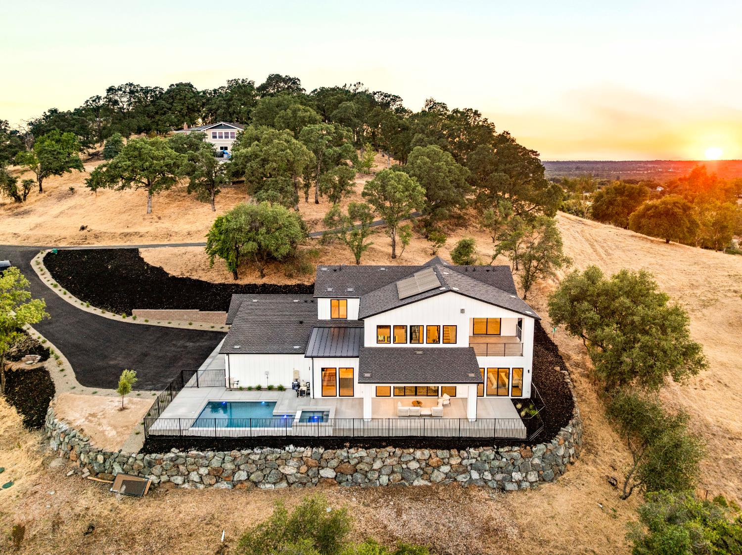 Loomis, California, 95650, United States, 5 Bedrooms Bedrooms, ,4 BathroomsBathrooms,Residential,Active,1959535