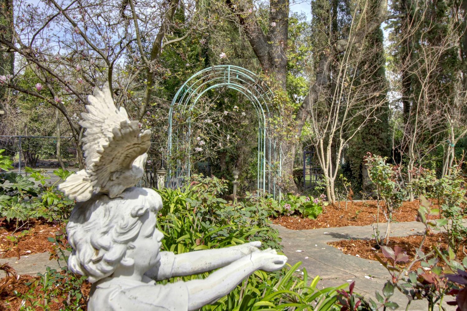 Sacramento, California, 95827, United States, 6 Bedrooms Bedrooms, ,7 BathroomsBathrooms,Residential,Active,1898041