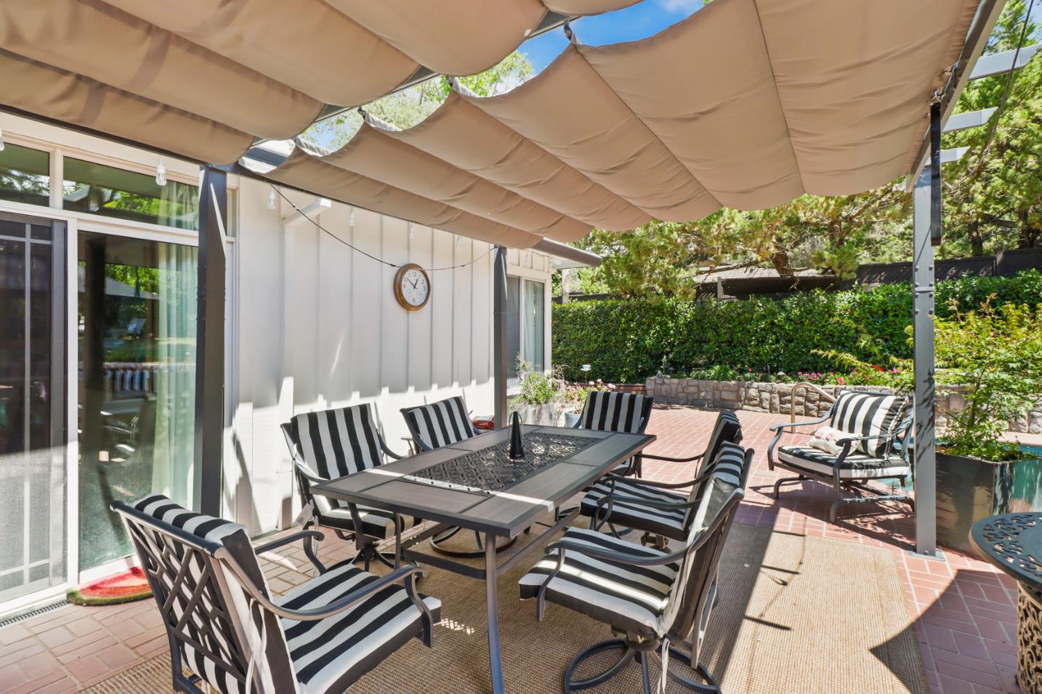 Carmichael, California, 95608, United States, 4 Bedrooms Bedrooms, ,3 BathroomsBathrooms,Residential,Active,1904149