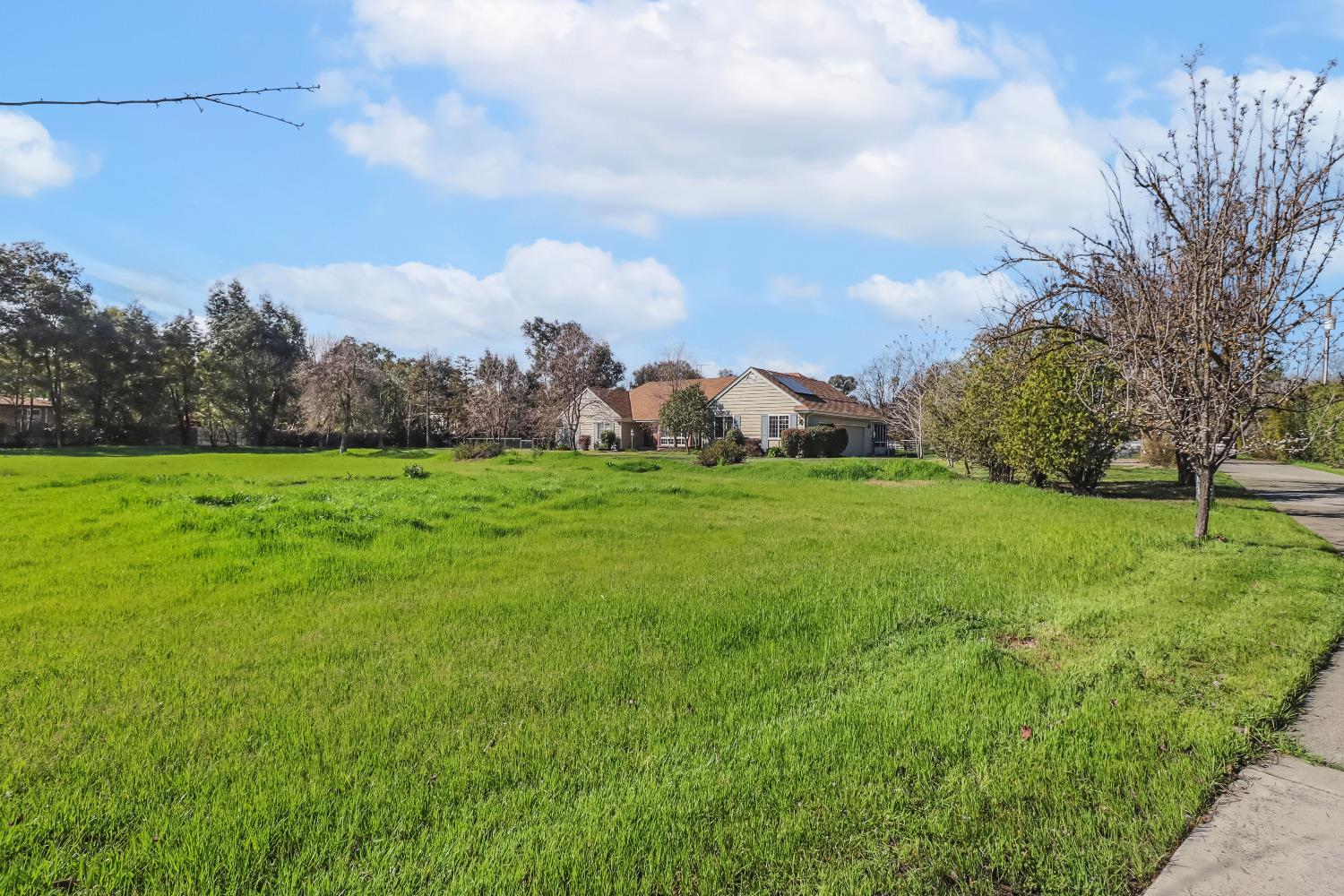Woodland, California, 95695, United States, 4 Bedrooms Bedrooms, ,3 BathroomsBathrooms,Residential,Active,1929675