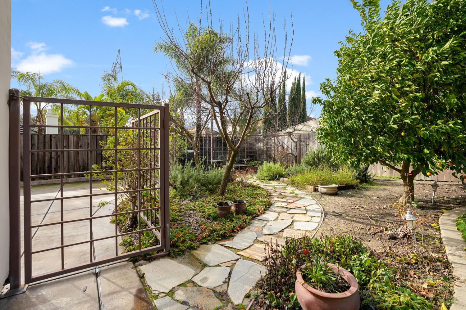 Folsom, California, 95630, United States, 4 Bedrooms Bedrooms, ,4 BathroomsBathrooms,Residential,Active,2008257