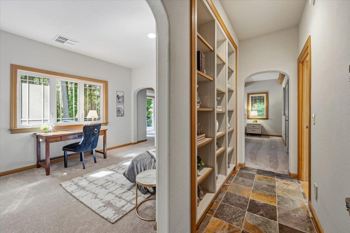 Nevada City, California, 95959, United States, 3 Bedrooms Bedrooms, ,3 BathroomsBathrooms,Residential,Active,2043425