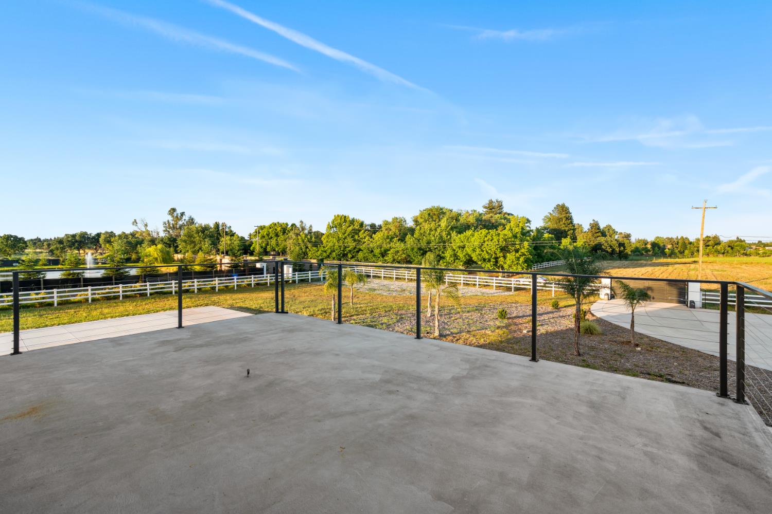 Elk Grove, California, 95624, United States, 6 Bedrooms Bedrooms, ,5 BathroomsBathrooms,Residential,Pending,2045803
