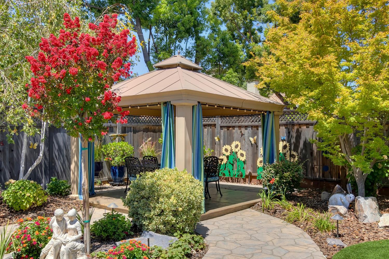 West Sacramento, California, 95605, United States, 4 Bedrooms Bedrooms, ,3 BathroomsBathrooms,Residential,Active,1929784