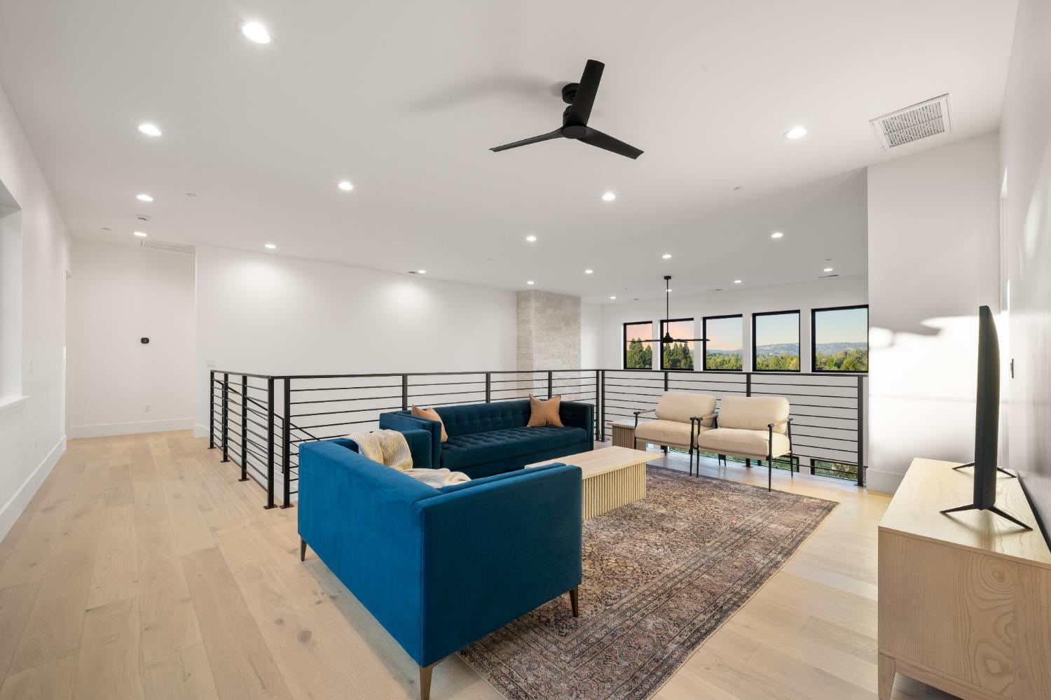 Loomis, California, 95650, United States, 5 Bedrooms Bedrooms, ,4 BathroomsBathrooms,Residential,Active,1959535