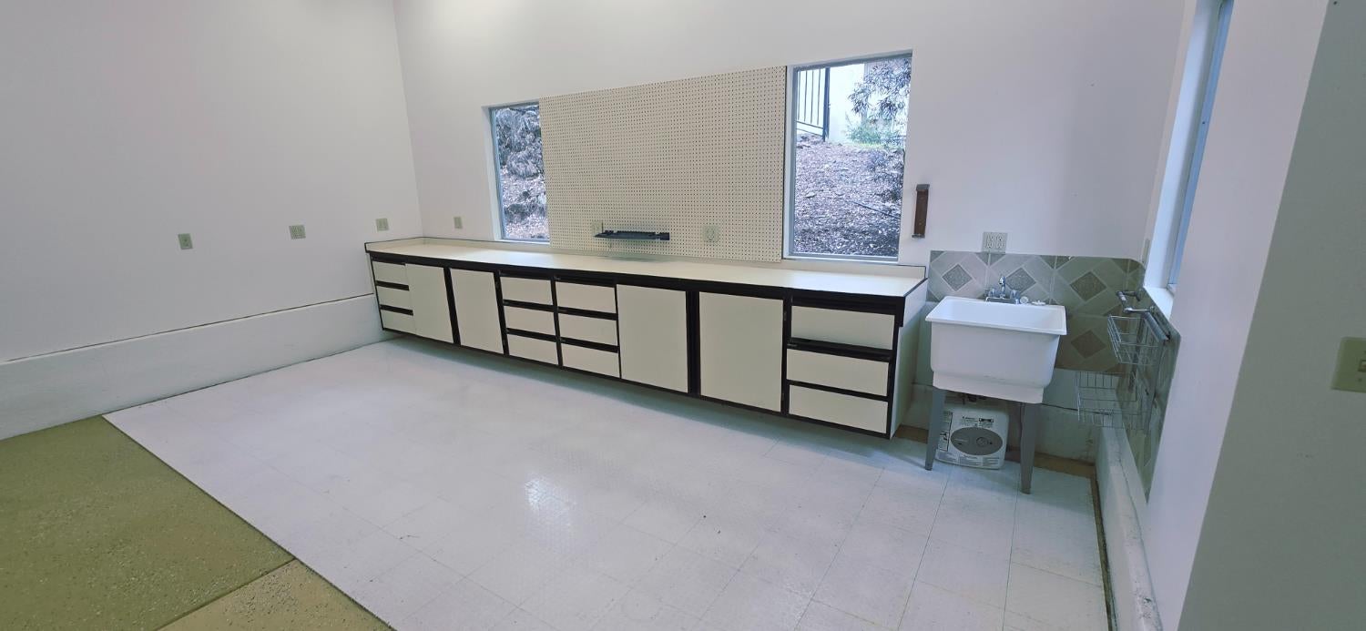 Loomis, California, 95650, United States, 5 Bedrooms Bedrooms, ,5 BathroomsBathrooms,Residential,Active,2041664