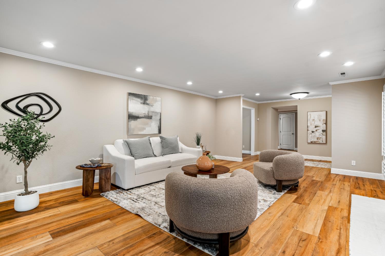 Sacramento, California, 95864, United States, 5 Bedrooms Bedrooms, ,3 BathroomsBathrooms,Residential,Active,1946308