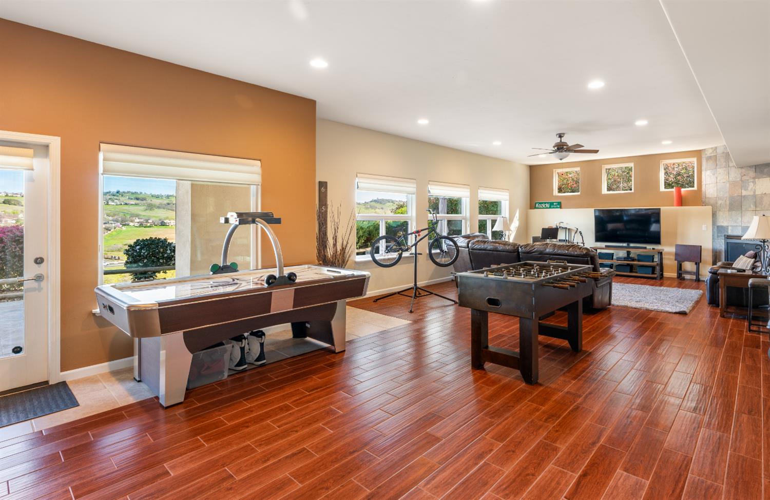 El Dorado Hills, California, 95762, United States, 5 Bedrooms Bedrooms, ,4 BathroomsBathrooms,Residential,Active,2023351