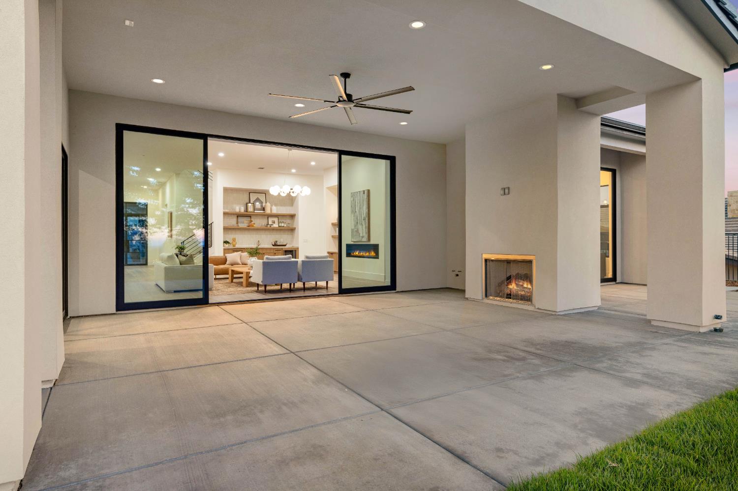 El Dorado Hills, California, 95762, United States, 5 Bedrooms Bedrooms, ,5 BathroomsBathrooms,Residential,Active,1998588