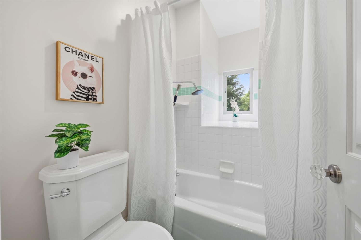 Loomis, California, 95650, United States, 5 Bedrooms Bedrooms, ,5 BathroomsBathrooms,Residential,Active,2041664