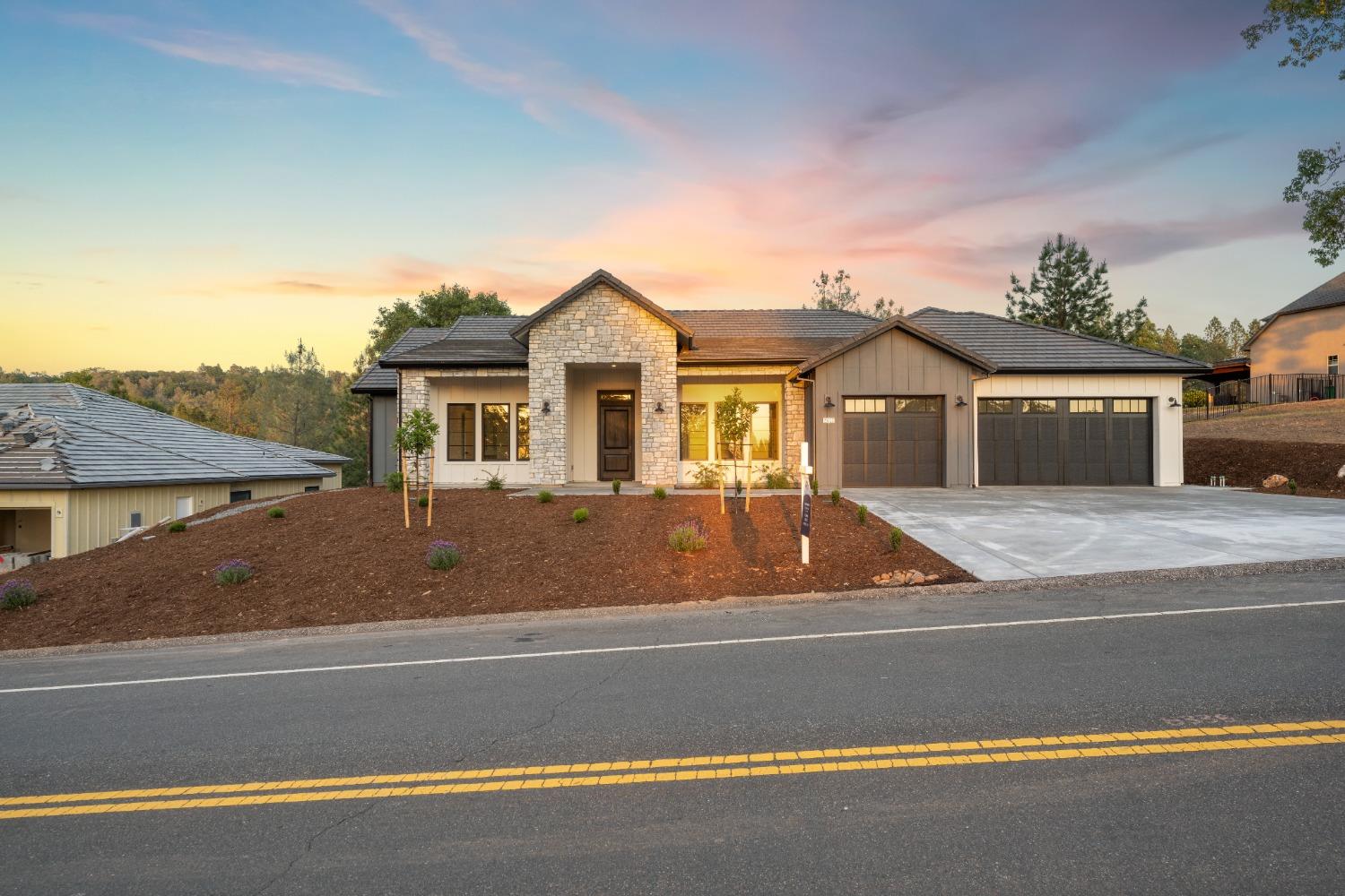 Auburn, California, 95602, United States, 4 Bedrooms Bedrooms, ,3 BathroomsBathrooms,Residential,Active,1943769