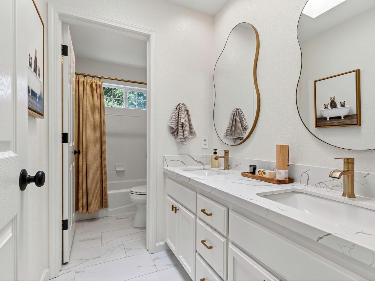 Davis, California, 95618, United States, 5 Bedrooms Bedrooms, ,3 BathroomsBathrooms,Residential,Active,1929454