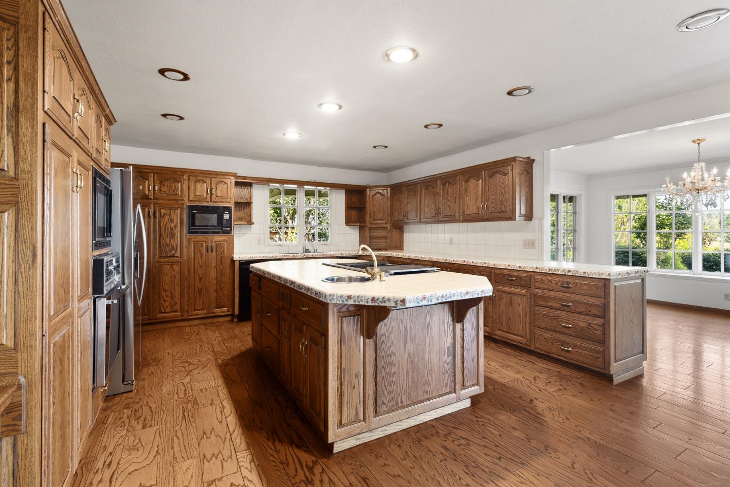 Carmichael, California, 95608, United States, 3 Bedrooms Bedrooms, ,4 BathroomsBathrooms,Residential,Active,2030586