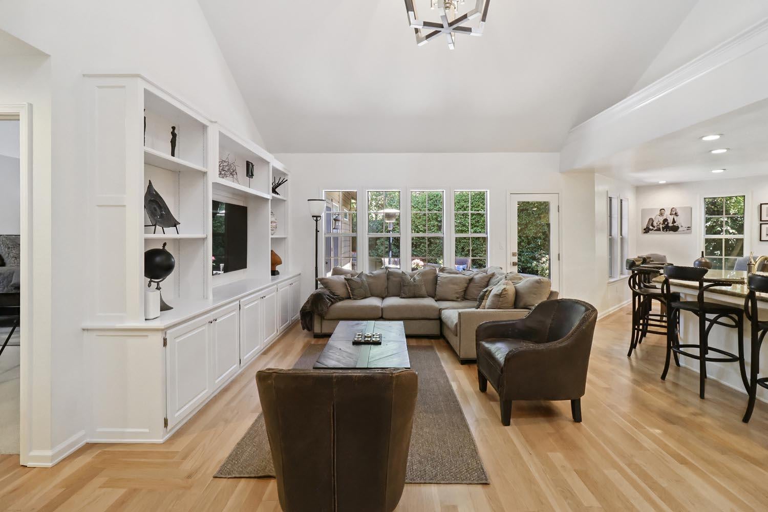 Carmichael, California, 95608, United States, 4 Bedrooms Bedrooms, ,3 BathroomsBathrooms,Residential,Active,2007341