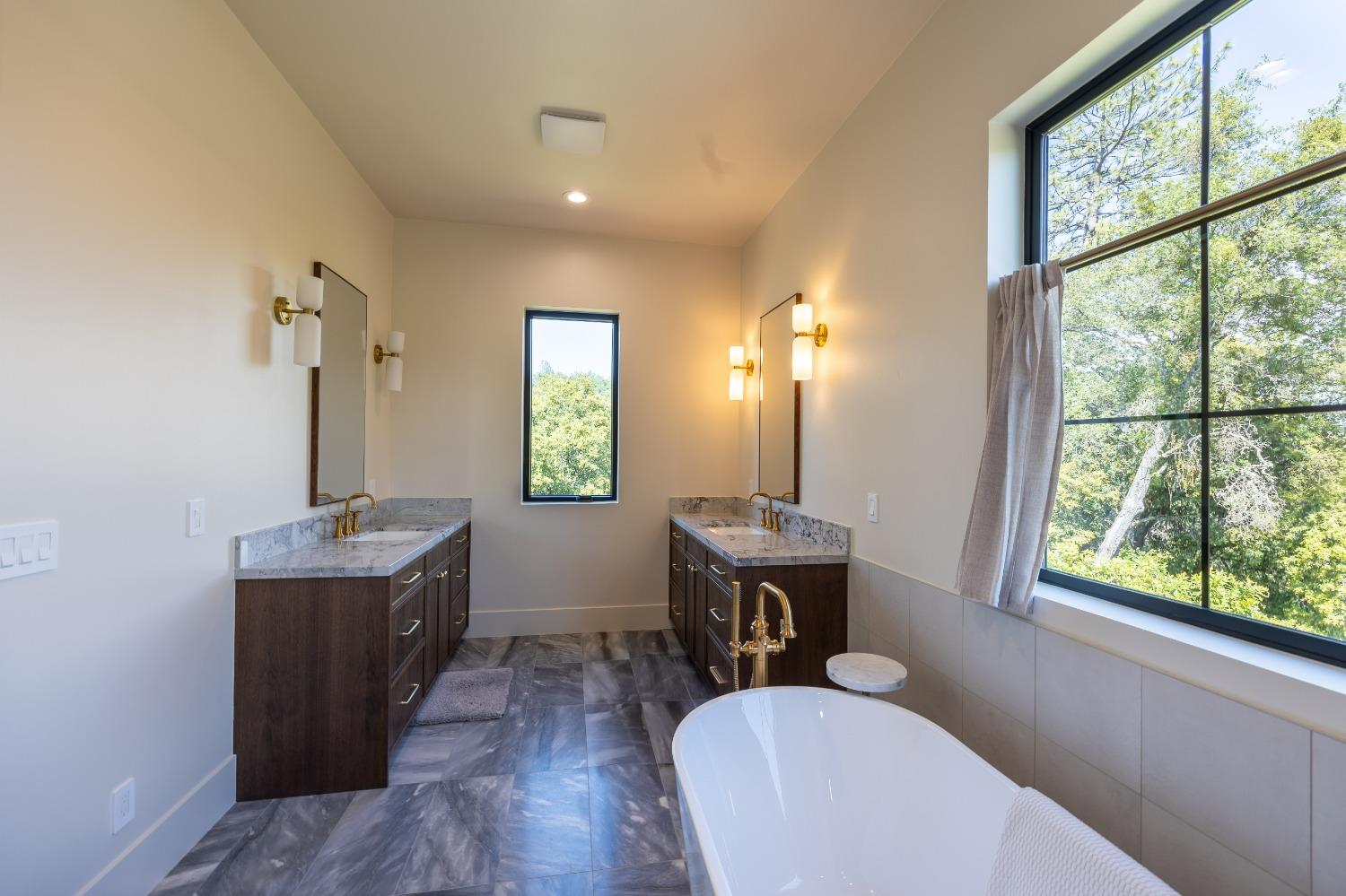 Auburn, California, 95603, United States, 4 Bedrooms Bedrooms, ,4 BathroomsBathrooms,Residential,Active,2017471