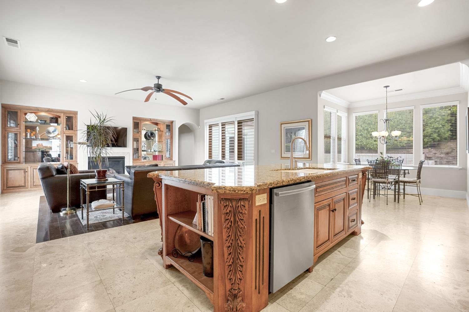 Folsom, California, 95630, United States, 4 Bedrooms Bedrooms, ,4 BathroomsBathrooms,Residential,Active,2008257