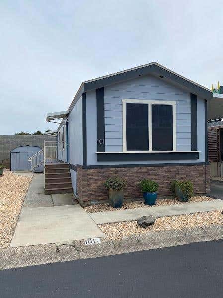 2240 Golden Oak Ln Spc 135  