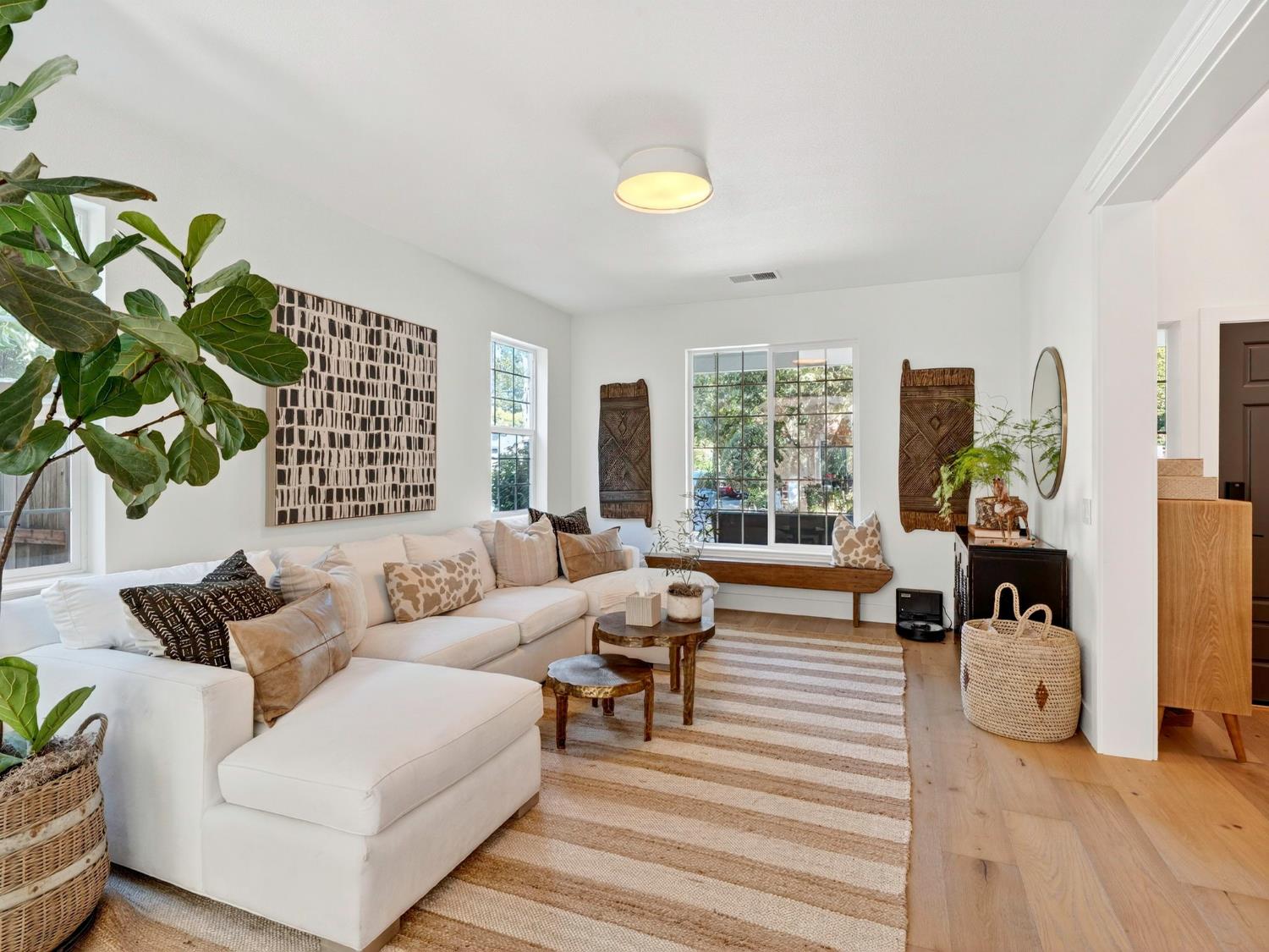 Davis, California, 95618, United States, 5 Bedrooms Bedrooms, ,3 BathroomsBathrooms,Residential,Active,1929454