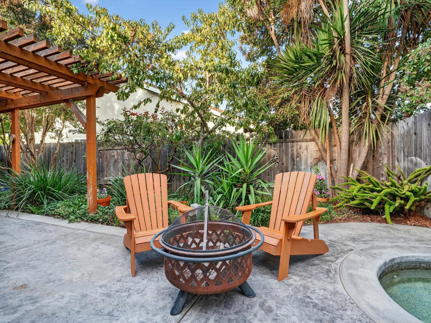 Davis, California, 95618, United States, 4 Bedrooms Bedrooms, ,2 BathroomsBathrooms,Residential,Active,1961942