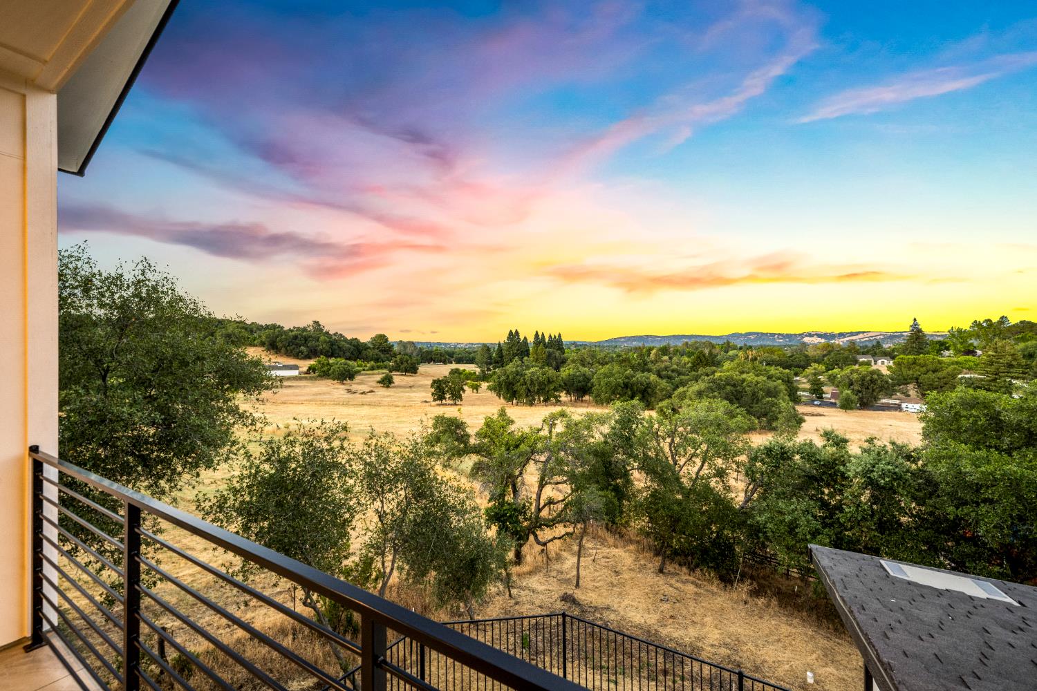 Loomis, California, 95650, United States, 5 Bedrooms Bedrooms, ,4 BathroomsBathrooms,Residential,Active,1959535