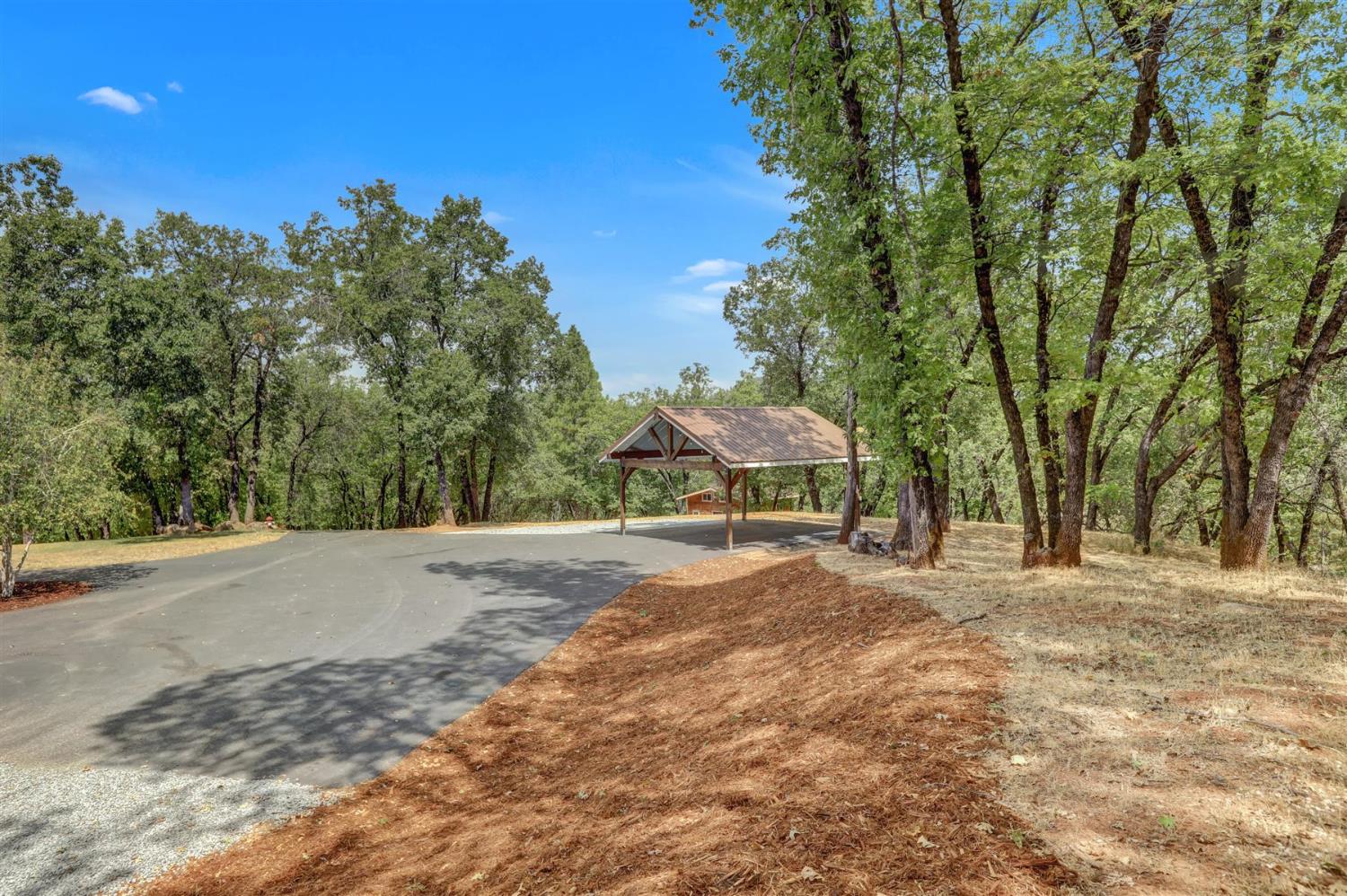 Grass Valley, California, 95949, United States, 4 Bedrooms Bedrooms, ,5 BathroomsBathrooms,Residential,Active,1941342