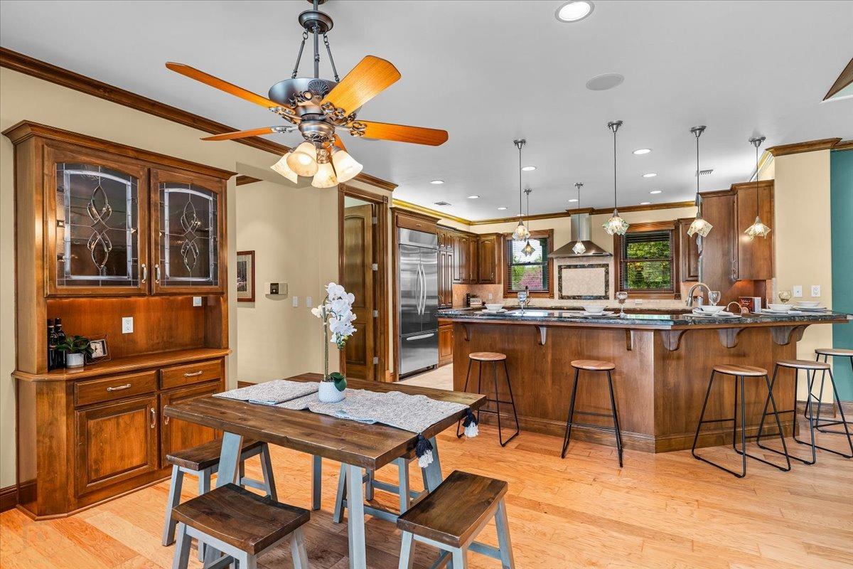 Ripon, California, 95366, United States, 3 Bedrooms Bedrooms, ,5 BathroomsBathrooms,Residential,Active,1808206