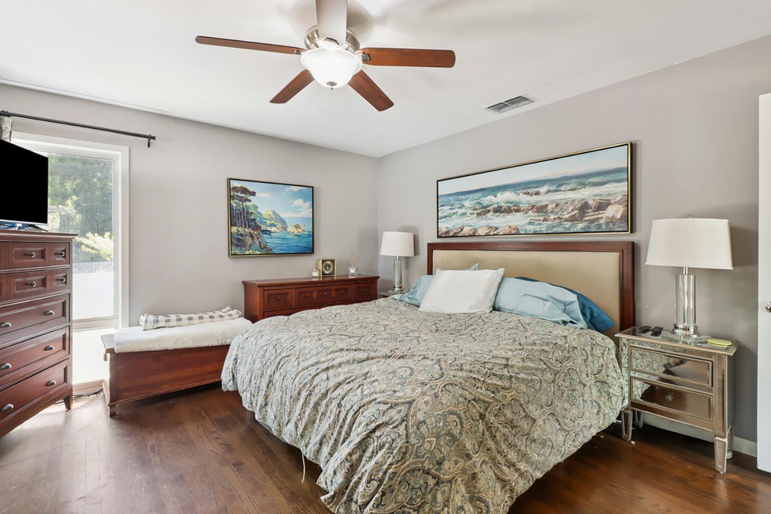 Carmichael, California, 95608, United States, 4 Bedrooms Bedrooms, ,3 BathroomsBathrooms,Residential,Active,1904149