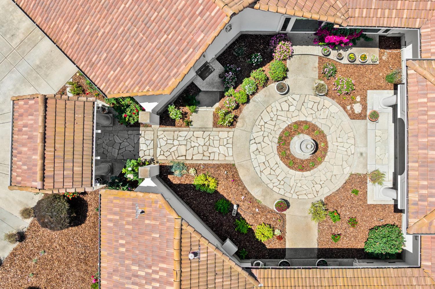 Wilton, California, 95693, United States, 4 Bedrooms Bedrooms, ,4 BathroomsBathrooms,Residential,Active,1892600