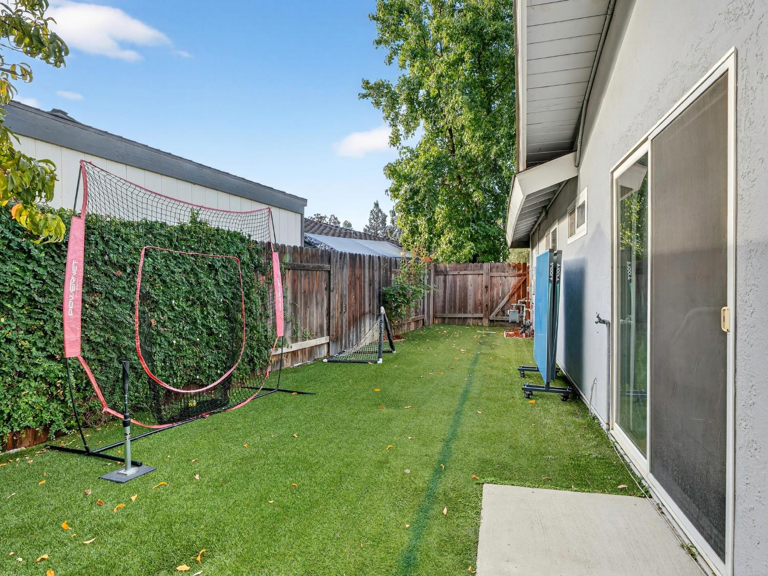 Davis, California, 95618, United States, 4 Bedrooms Bedrooms, ,2 BathroomsBathrooms,Residential,Active,1961942