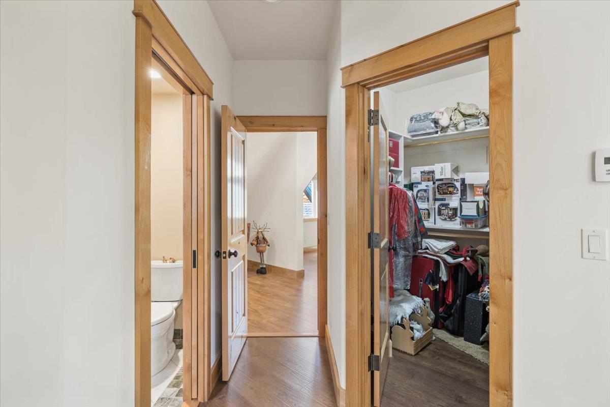 Nevada City, California, 95959, United States, 3 Bedrooms Bedrooms, ,4 BathroomsBathrooms,Residential,Active,1893237