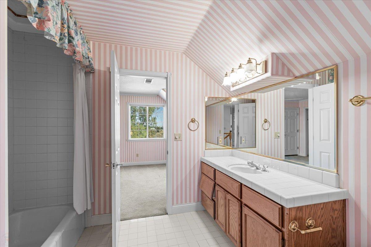 Galt, California, 95632, United States, 3 Bedrooms Bedrooms, ,3 BathroomsBathrooms,Residential,Active,1922295