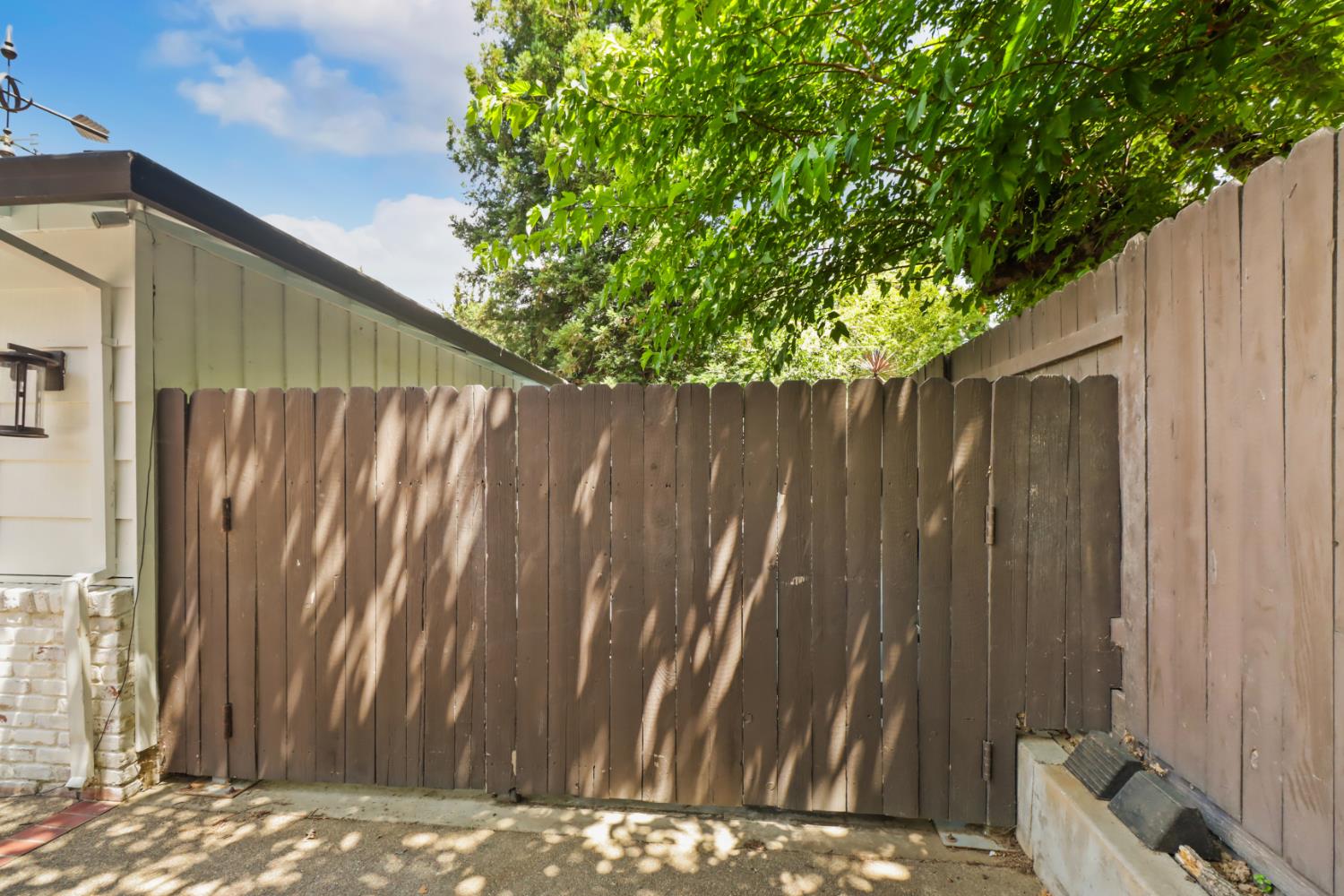 Carmichael, California, 95608, United States, 4 Bedrooms Bedrooms, ,3 BathroomsBathrooms,Residential,Active,1904149