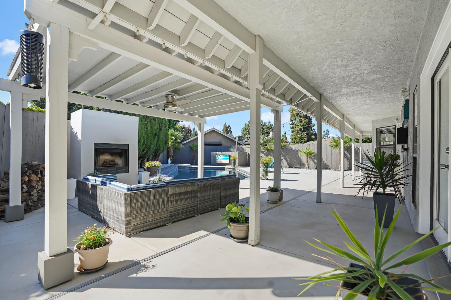 Modesto, California, 95356, United States, 4 Bedrooms Bedrooms, ,4 BathroomsBathrooms,Residential,Active,2045551