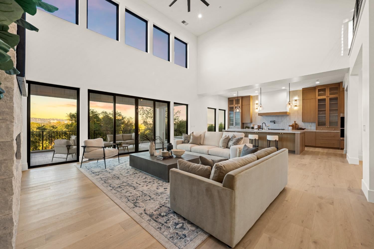 Loomis, California, 95650, United States, 5 Bedrooms Bedrooms, ,4 BathroomsBathrooms,Residential,Active,1959535