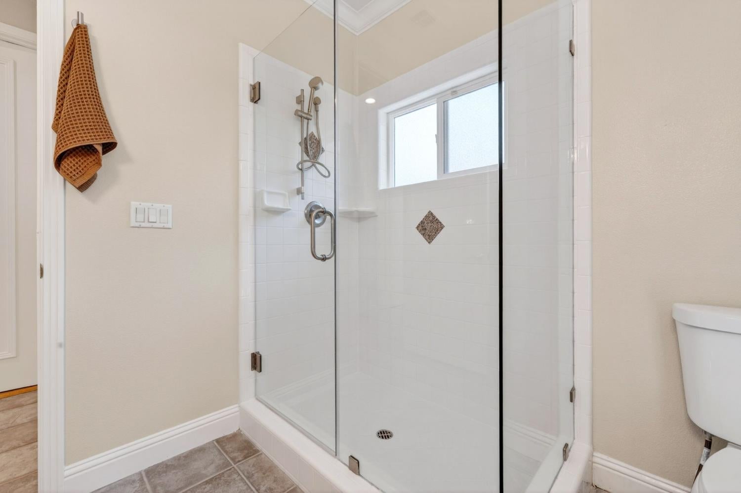 Davis, California, 95618, United States, 4 Bedrooms Bedrooms, ,3 BathroomsBathrooms,Residential,Pending,2045806