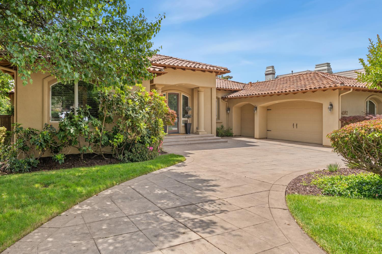 El Dorado Hills, California, 95762, United States, 3 Bedrooms Bedrooms, ,3 BathroomsBathrooms,Residential,Active,2044534