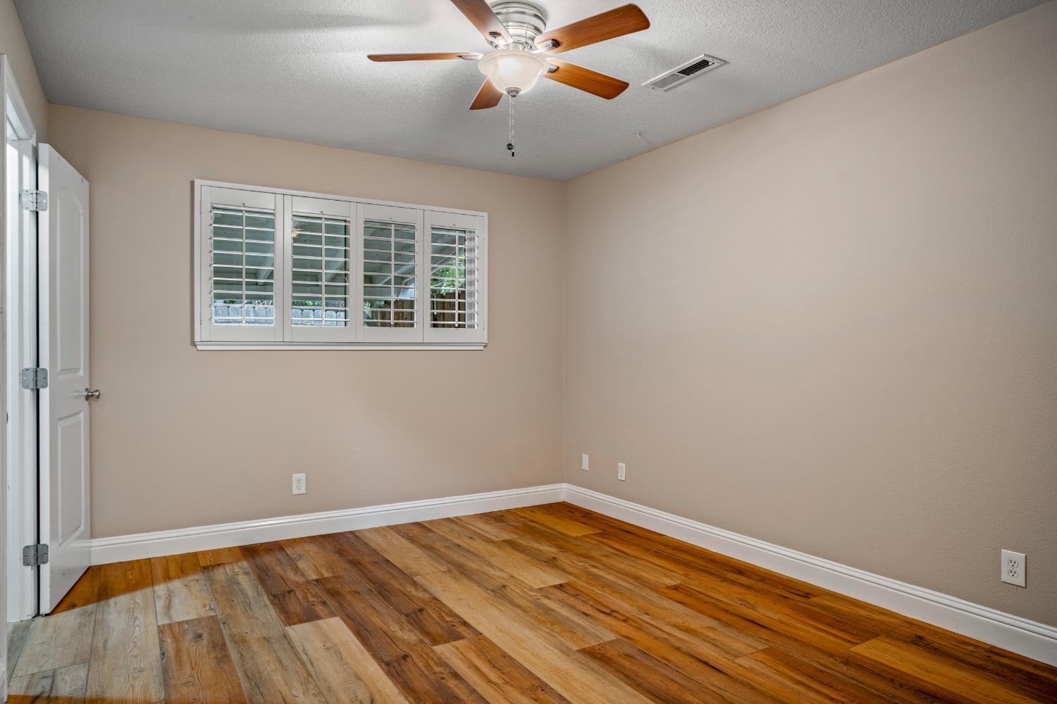 Sacramento, California, 95864, United States, 5 Bedrooms Bedrooms, ,3 BathroomsBathrooms,Residential,Active,1946308
