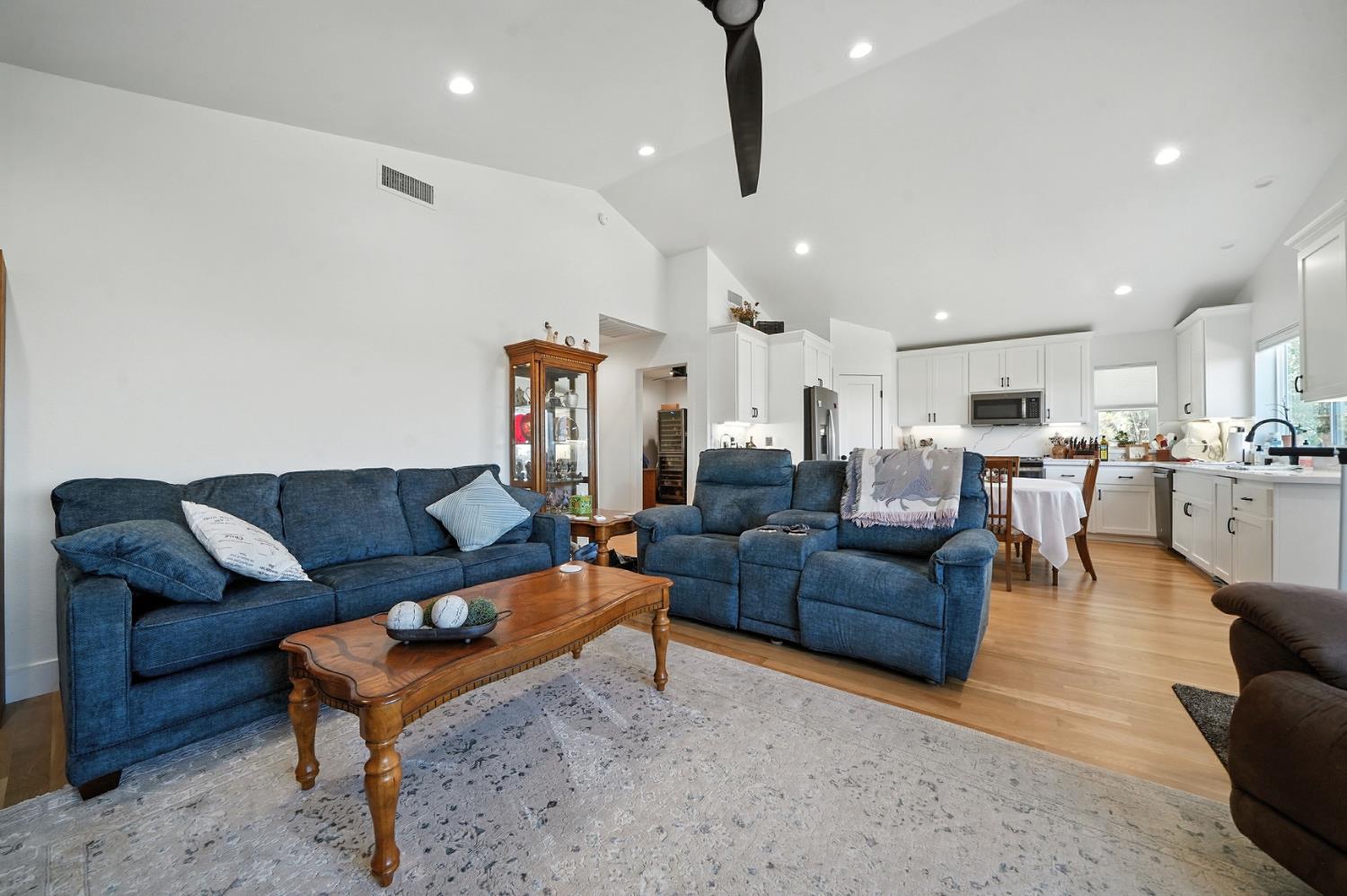 Angels Camp, California, 95222, United States, 3 Bedrooms Bedrooms, ,2 BathroomsBathrooms,Residential,Active,1942399